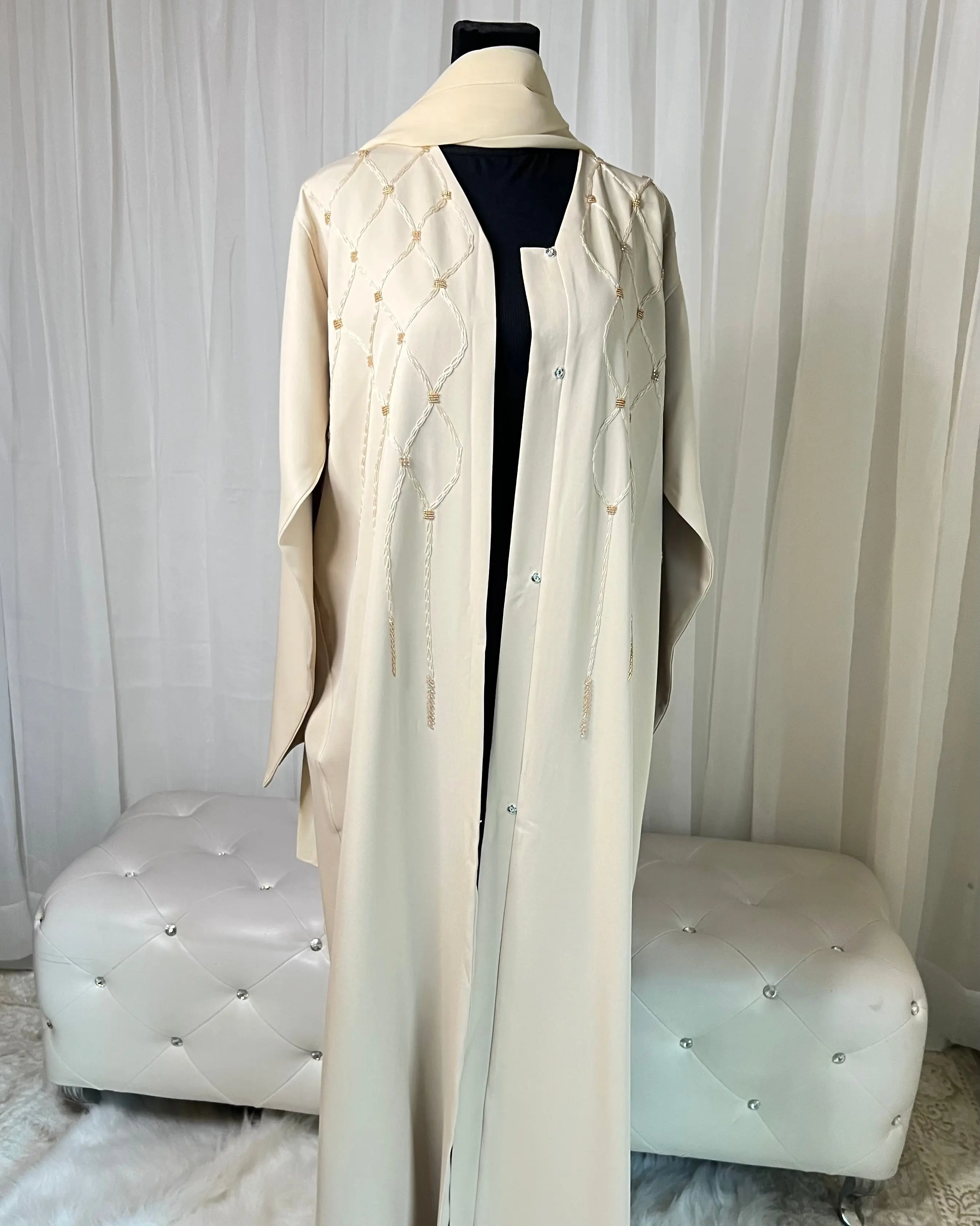 Luna Abaya
