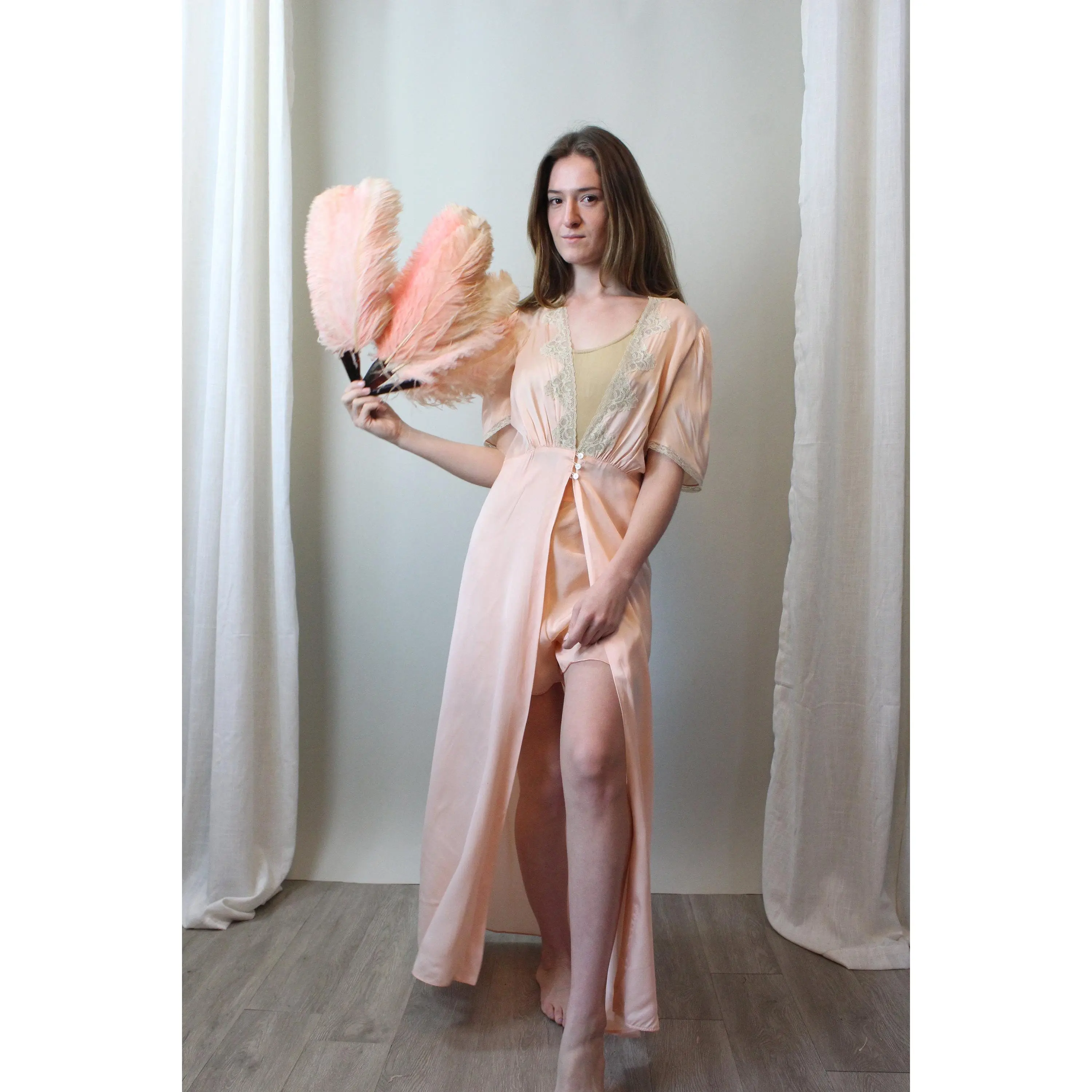 1940s PEACH rayon lace robe small medium | new fall