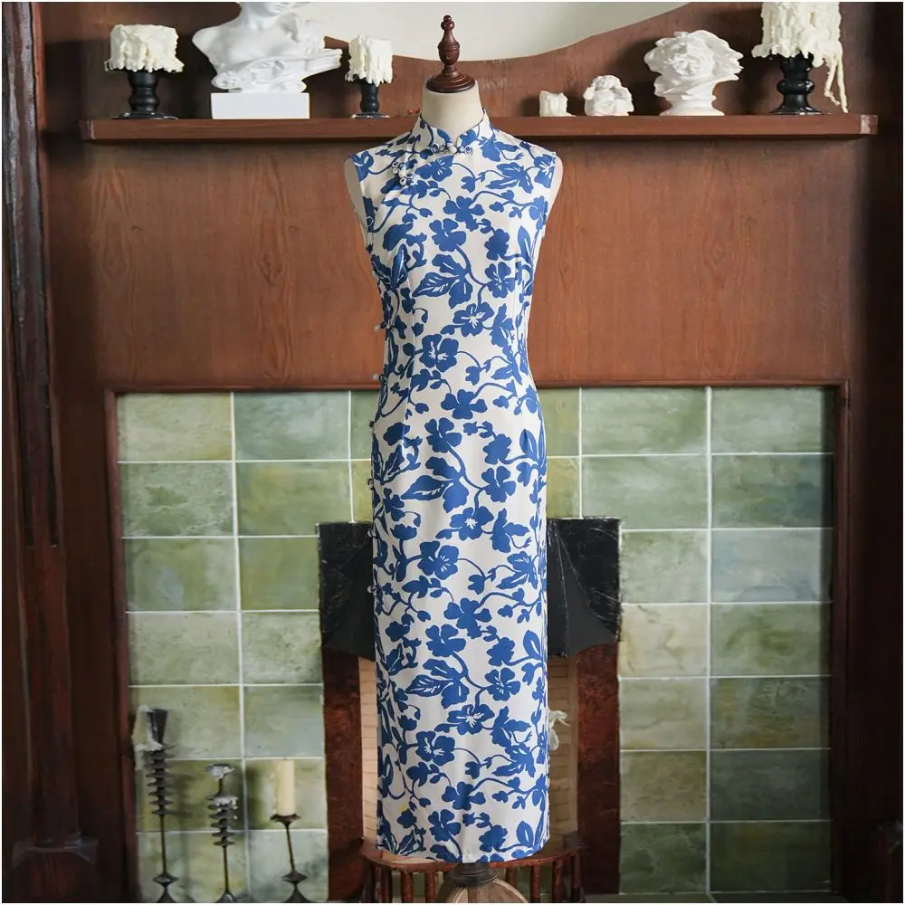 Jiangnan Whispers Sleeveless Silk Qipao Dress | Neo-Chinese Cheongsam, Modern Oriental Dress, Elegant Evening / Daily Wear