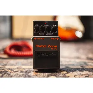 Boss MT-2 Metal Zone Guitar Effects Pedal Boss MT-2 Metal Zone Guitar Effects Pedal