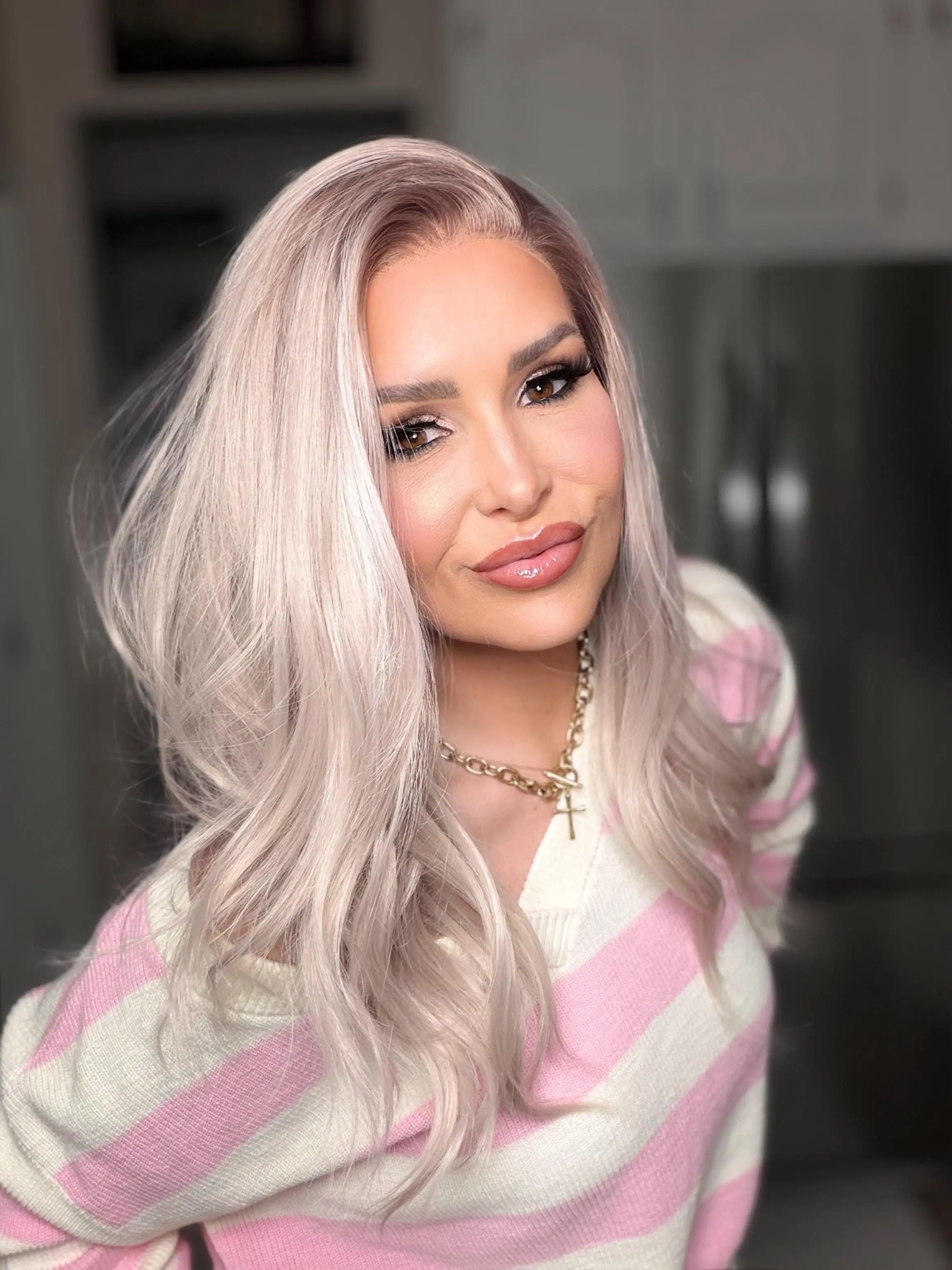 LoveStory Wig Wayne Ombre Wavy Glueless Lace Frontal Wig for Women, Heat Resistant Synthetic Hair with a Natural Free Part for Any Occasion