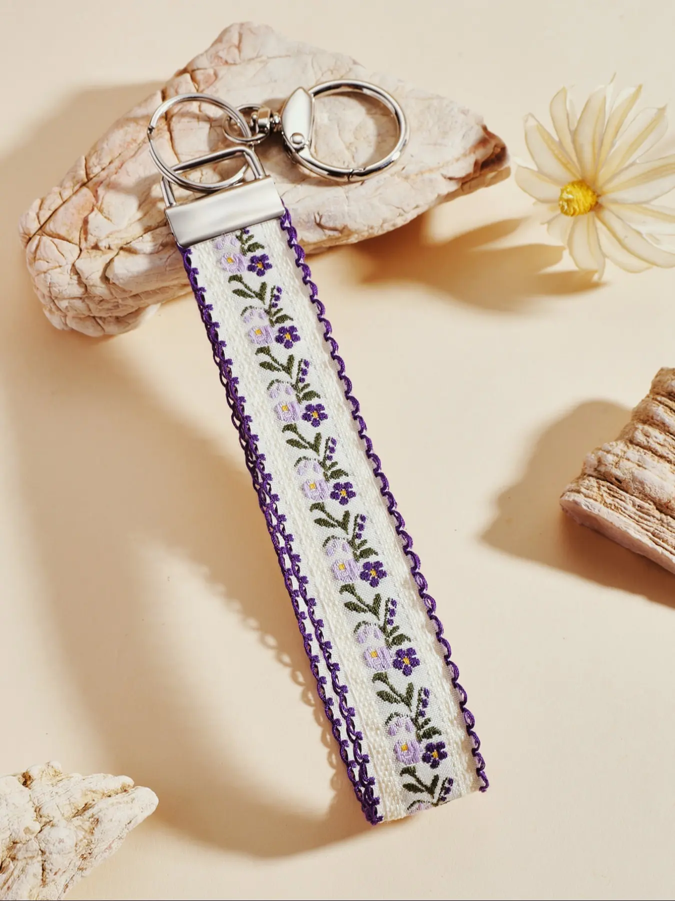 Women's Zinc Alloy Wrist Keychain, Floral Embroidered Ribbon Keyring, Fashionable Bag Charm, Universal Car Key Chain, All Season Accessory, Floral Pattern Keychain, Girly Keychain, Keyrings For Keys