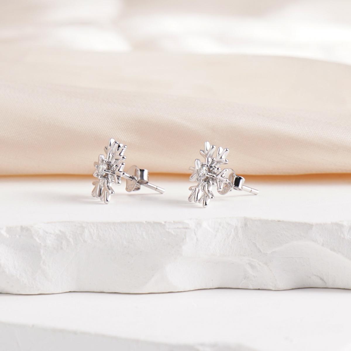 Delzzad Romantic Icy Snowflake Stud Earrings Synthetic Moissanite S925 Earring Jewelry Perfect Birthday Engagement Anniversary Christmas Gift Delzzad Romantic Icy Snowflake Stud Earrings Synthetic Moissanite S925 Earring Jewelry Perfect Birthday Engagement Anniversary Christmas Gift