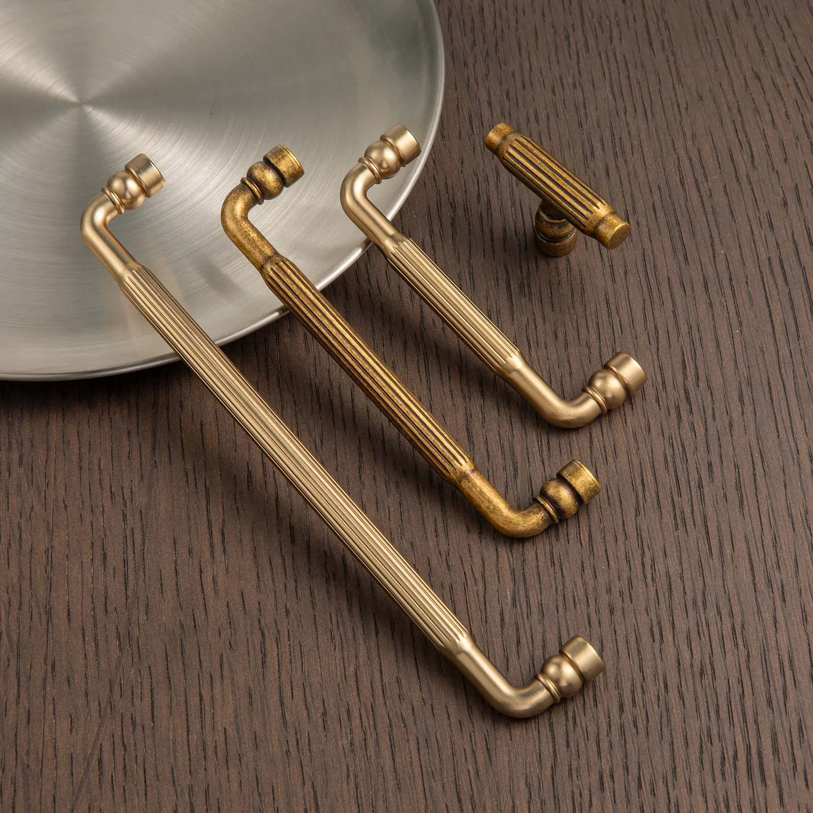 6-Pack Stainless Steel Pull Handle Set, Contemporary Vertical Groove Textured Grip, Luxurious Touch for Cabinets/Drawers, Kitchen Pantry (Gold Finish)