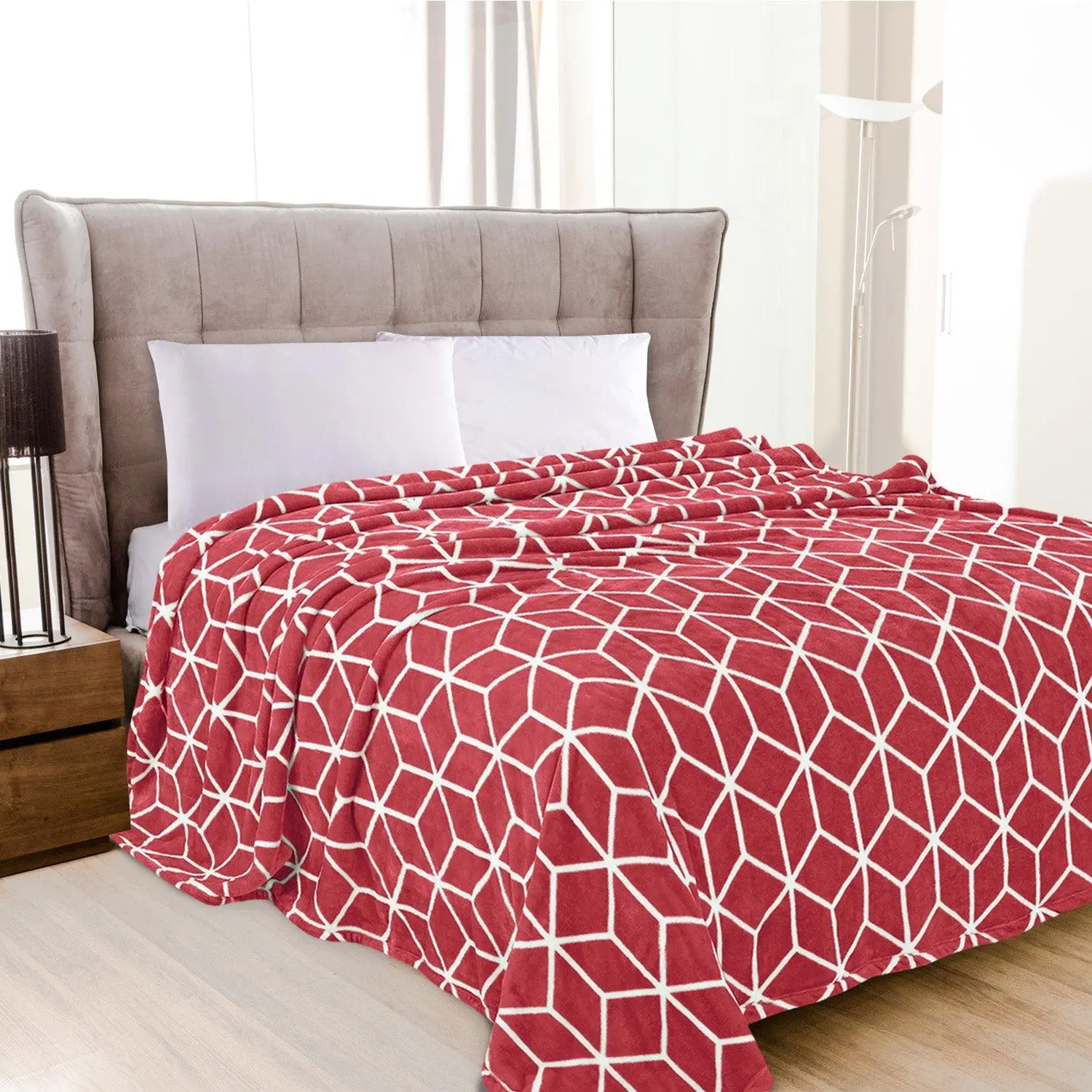 Elegant Comfort Geometric Cube Print Velour Fleece Blanket – Velvety Soft Modern Design Throw Blanket