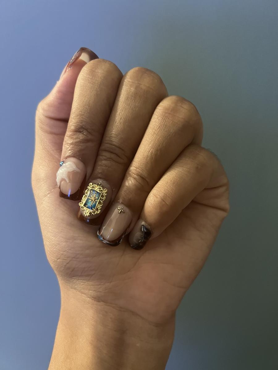 Item: Universal Charm-S-Squoval-Nude-224Pcs-16Sizes-Kit