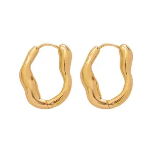 Wave Huggies – Gold (20 × 25 mm)