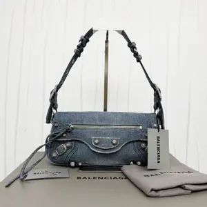 Pre-owned Balenciaga Leather Shoulder Bags 7.8'' R13969 Shoulder Bag C6845875139 0310 T1 Chloe