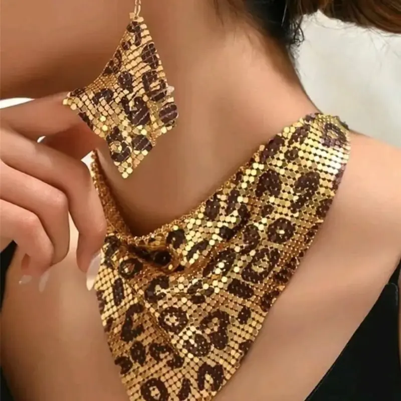 3-Piece Extravagant Look Fashion Accessory Set - Triangle Sequin Scarf, Fake Collar, Unique Clavicle Necklace, Earrings, Pendant, Three Pieces