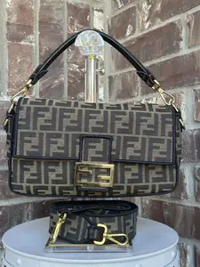 Pre-owned FENDI Canvas Shoulder Bags Baguette Bag Zucca Medium Brown 87904