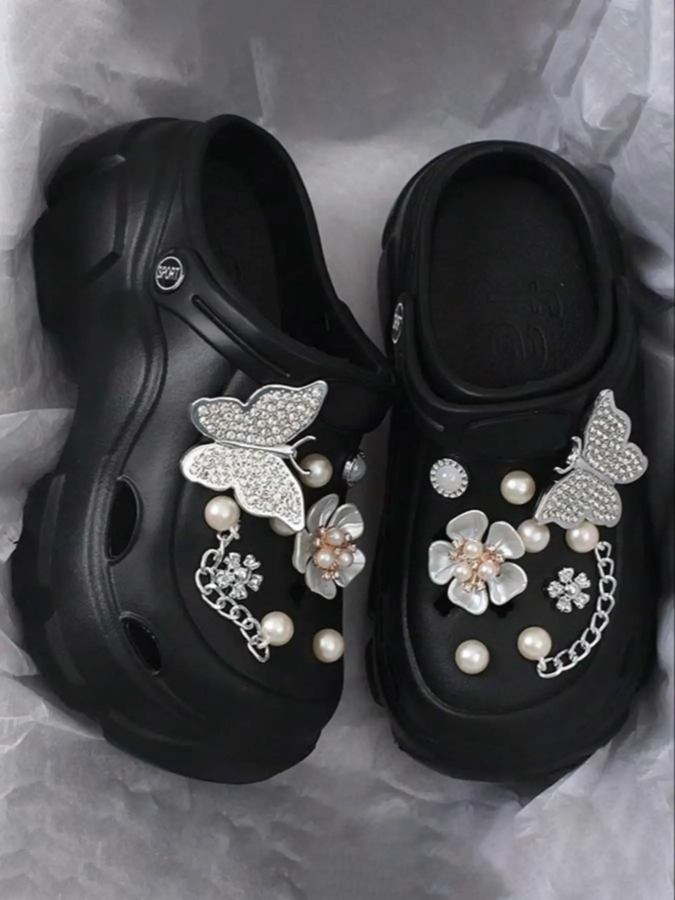 Women's New Fashion Versatile Butterfly Pearl Flower Anti-Slip Height Increasing Slip-On Casual Hole Glitter Clog Shoes, Trendy Casual Slippers, Fashionable Slippers, EVA Slippers, Non Slip Slippers, Comfortable and Stylish