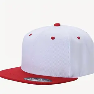 Stylish Red & White Snapback Cap – Flat Brim Streetwear Hat