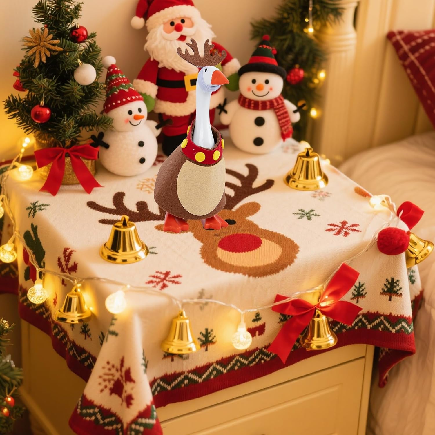 4 Sets Christmas Mini Desk Goose Outfit 7 Inch Magnetic Silly Goose Statue Christmas Tree Elk Costume with Mini Headwear and Felt Clothing Keychain Clothes Costume for Table Duck Desk Key Holder Decor