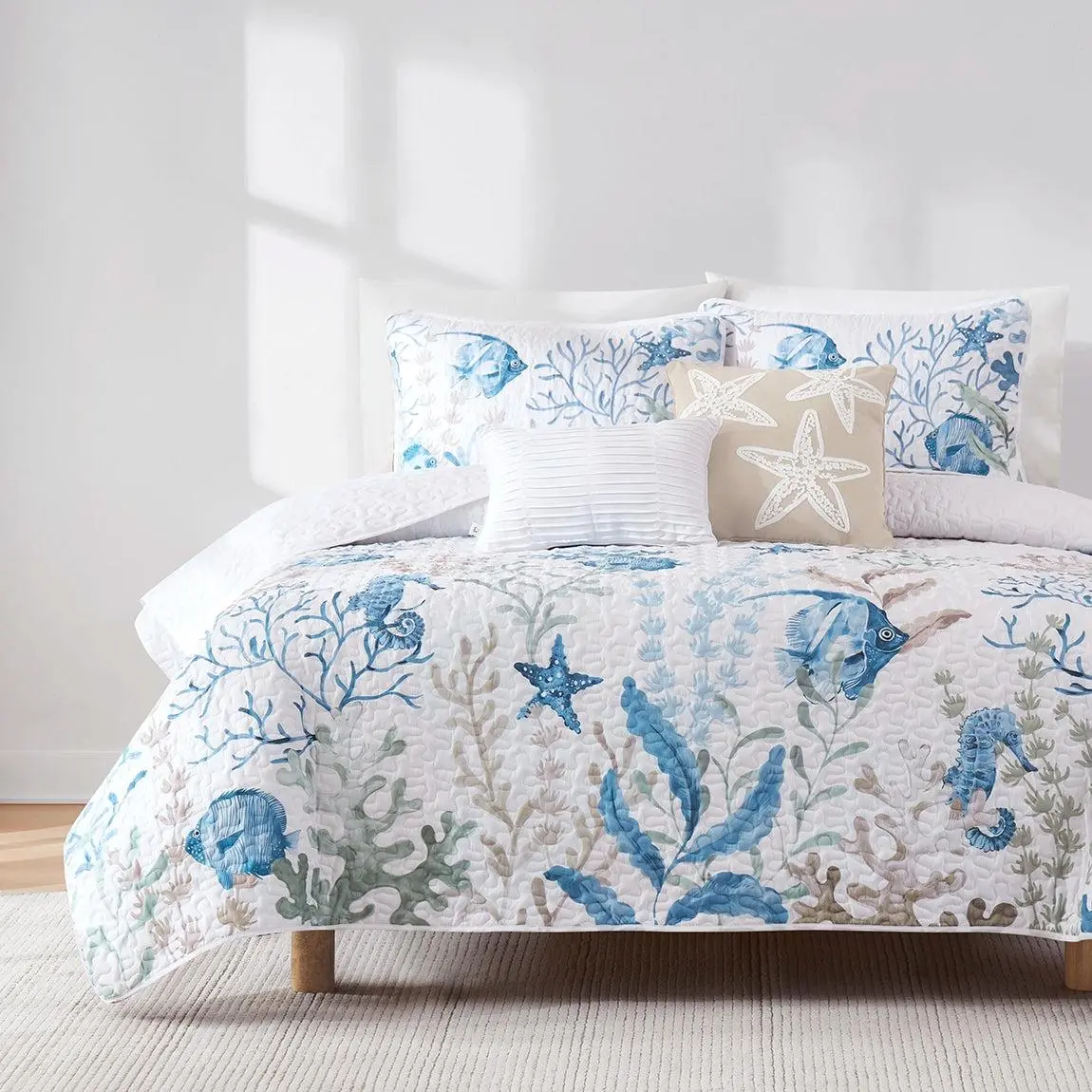 Lush Decor Oceana Watercolor Sea-Life Art 5-Piece Multi-Size Bedding Set - Queen/Full/King Microfiber Comforter Set, Coral Reef Print, OEKO-TEX Certified, Machine Washable, Chlorine-Bleach Ok for Bedroom Decor