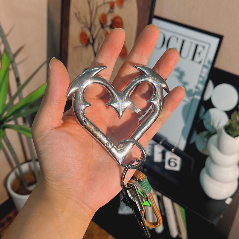 Heartbreaker Carabiner Gothic Heart-Shaped Metal Keychain Heavy Duty Bold Design Zinc Alloy Perfect for Keys Bags Statement Fashion Accessories