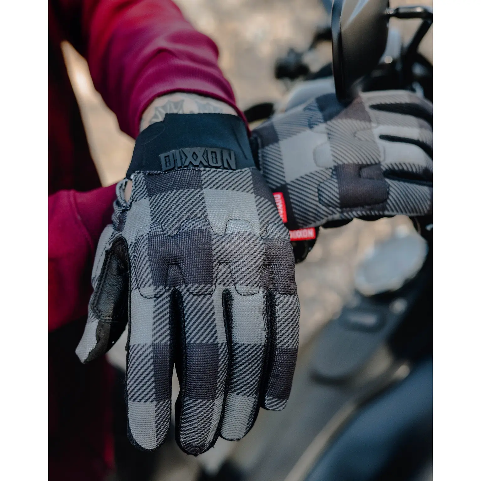 Holeshot Moto Gloves - Murked