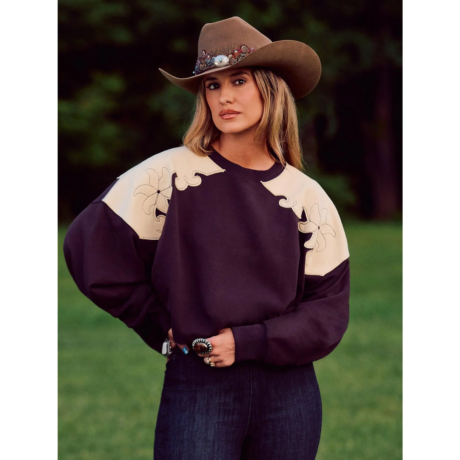 Wrangler Lainey Tooled Sweatshirt, Lady, Casual, Ribbed, Fit, Long Sleeve, Women, Cotton, Round Neck, Pullover, Relaxed Cut, No, Hoodie, Polyester, Tops