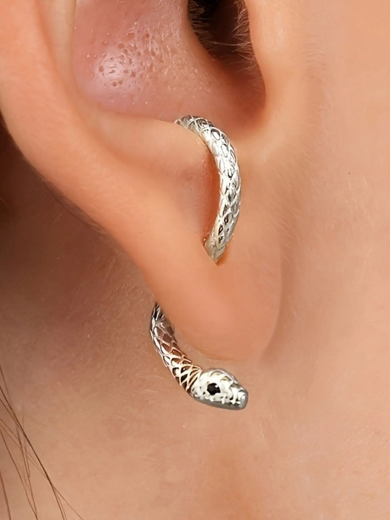 Women's Fashion Snake Design Hoop Earrings, Fashionable Hoop Earrings, Cute Delicate Small Snake Wrap Ear Studs, Animal Element, or Silver Color, Punk Style Earrings, Punk/goth Jewelry Gift