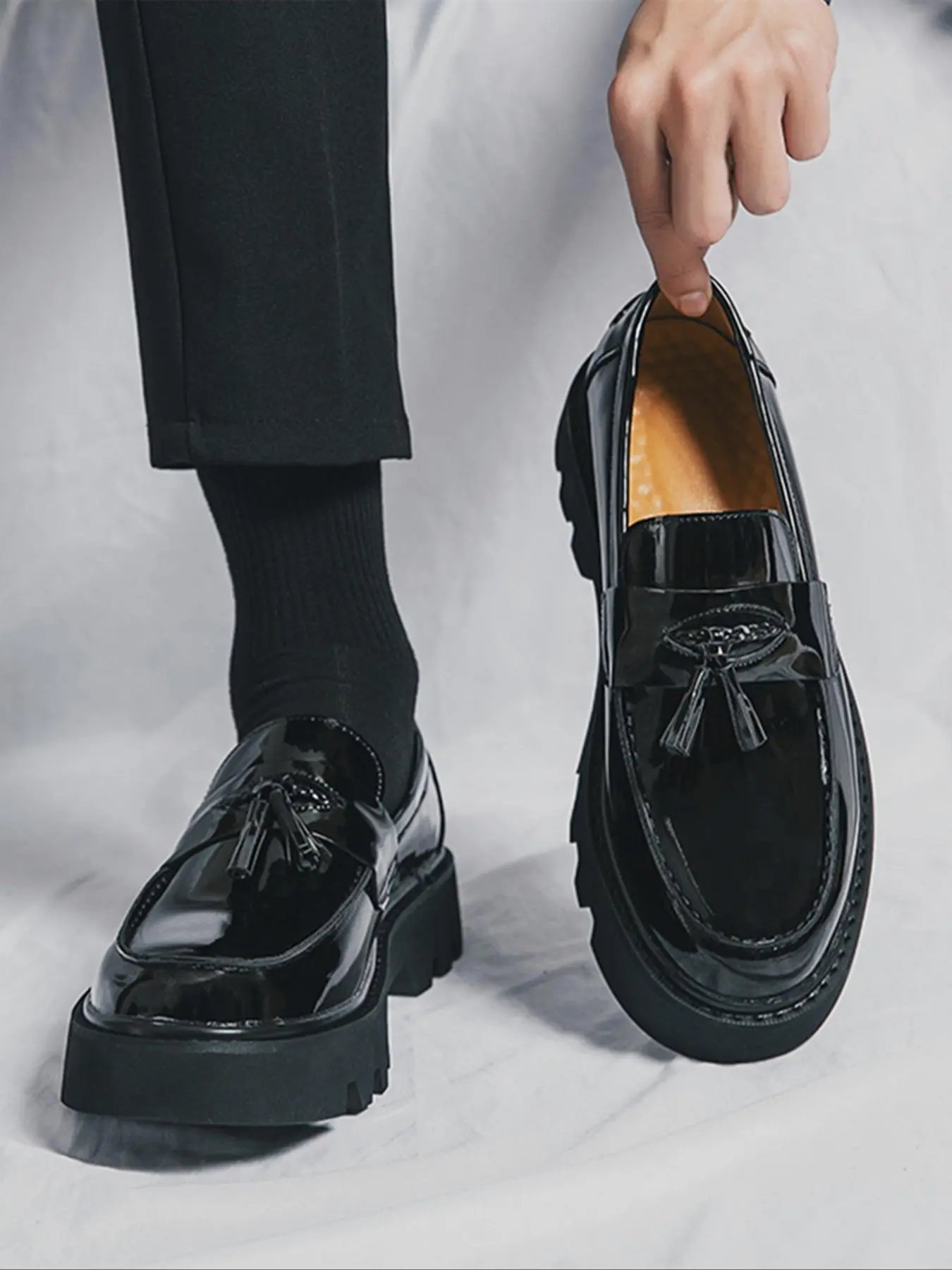 Men's PU Leather Loafer Shoes, British Style Fashion Trendy Fringe Round Toe Thick Sole, Casual All-Season Medium Width Footwear