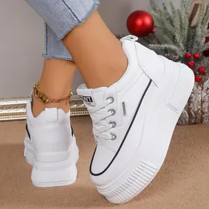 Women's white platform sports shoes - comfortable thick soled casual shoes, lace design, low cut design, adding casual wear, seasonal versatility | fashionable low cut sports shoes | air cushioned training shoes