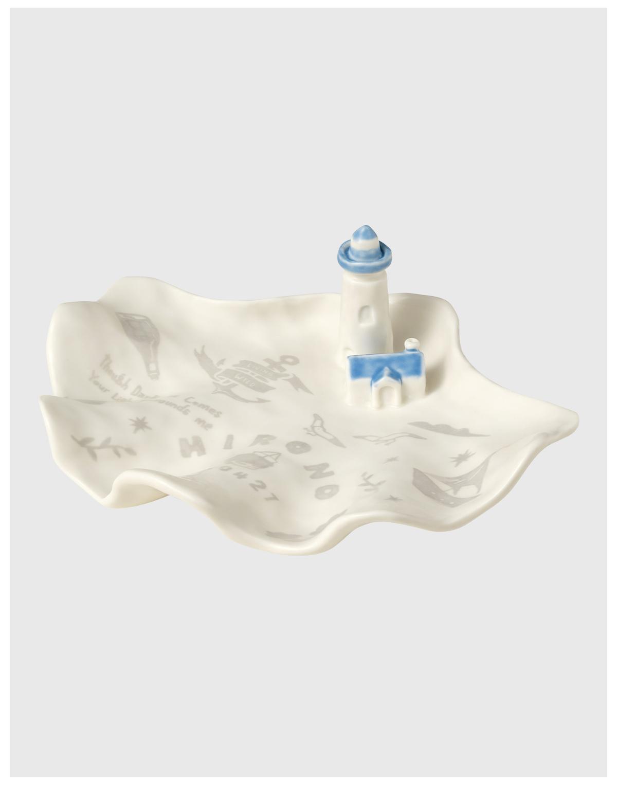 POP MART Hirono Living Wild – Freedom Island Lighthouse Shell Tray