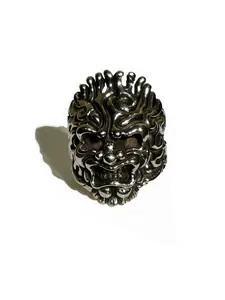 Yaf Sparkle, Flaming Skull Ring