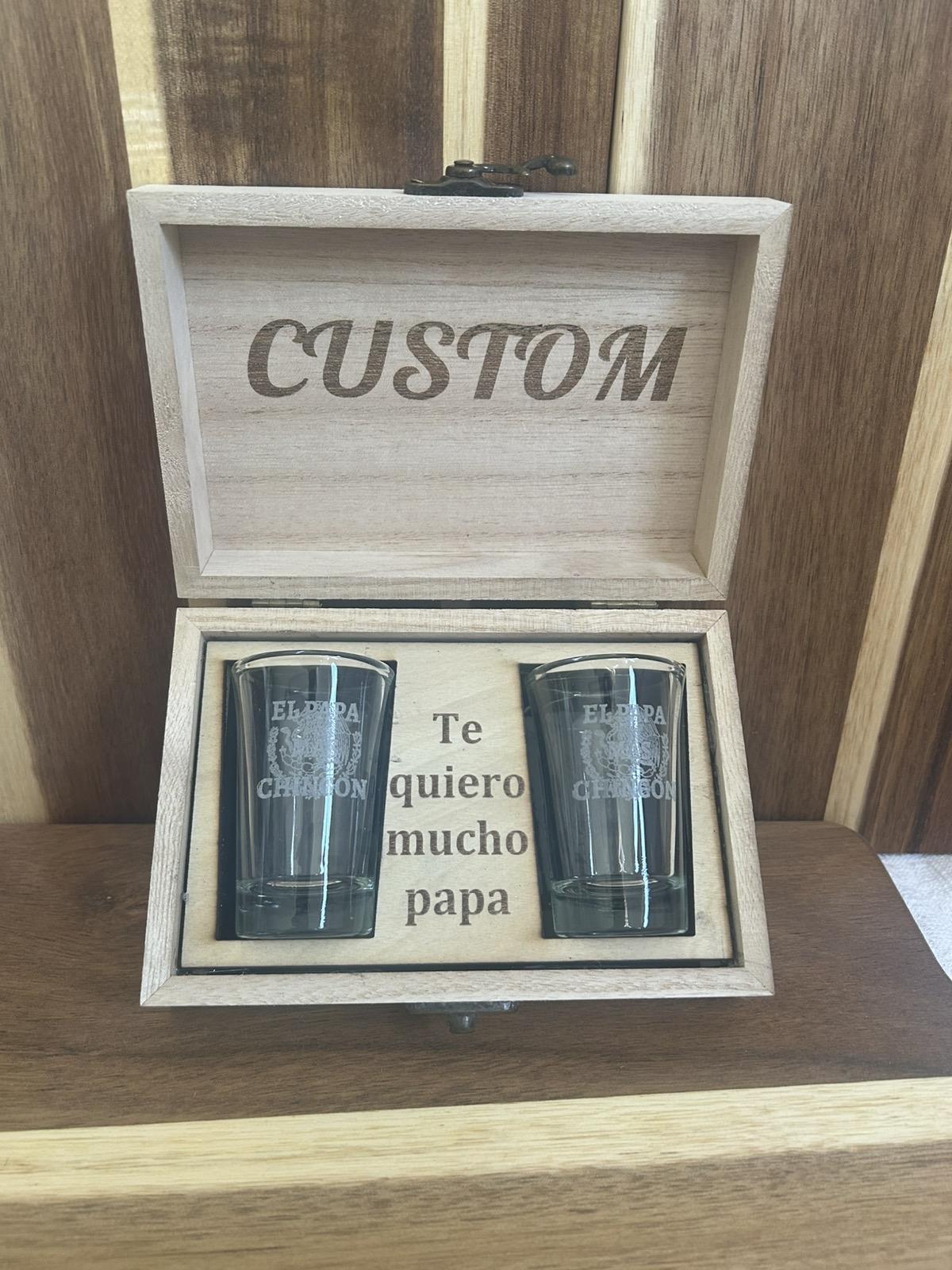 El Papa Mas Chingon Custom Engraved Graphic Shot Glass Set in Wooden Box Durable Drinking Glasses for Father's Day & Special Occasions Stylish Drinkware Gift Perfect for Birthdays Anniversaries and Retirements