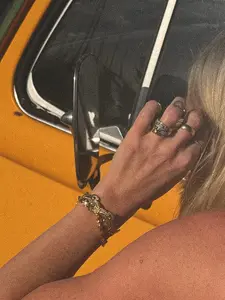 18k Freebird Bangle