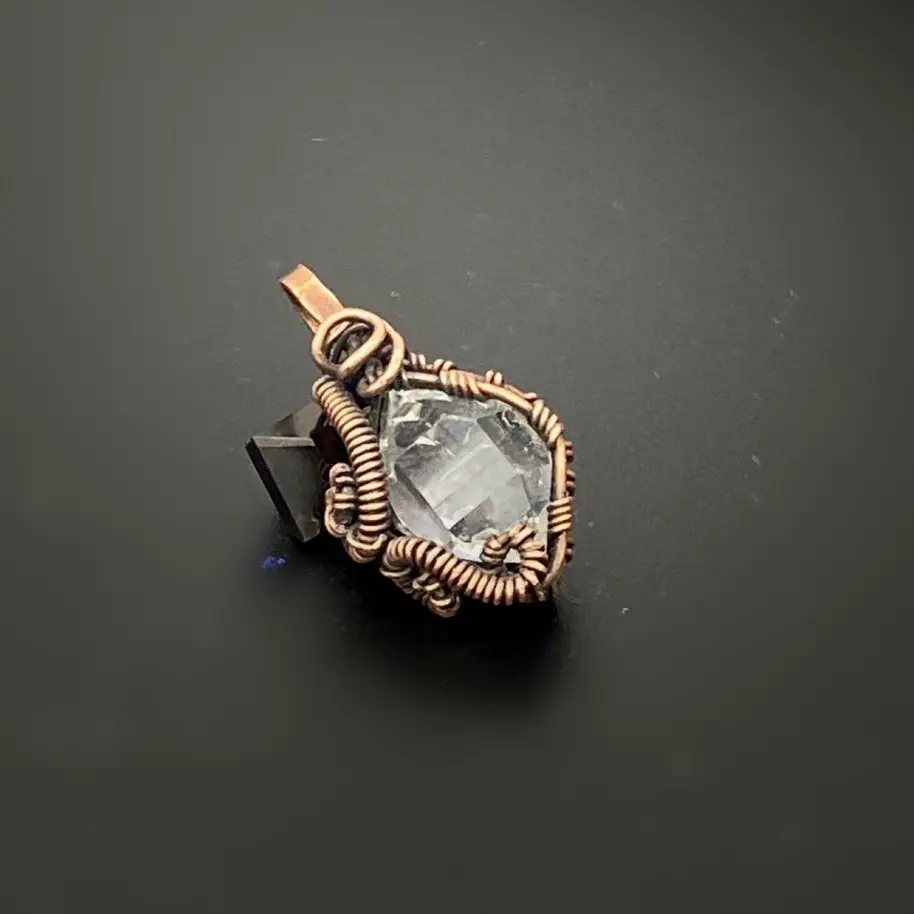 Clear  Herkimer Diamond Quartz Pendant Quartz Crystal Jewelry Herkimer Diamond Quartz Jewelry Crystal Quartz Jewelry Crystal Pendants Healing Stones Birthday Auspicious Anniversary Daily Auspicious Daily