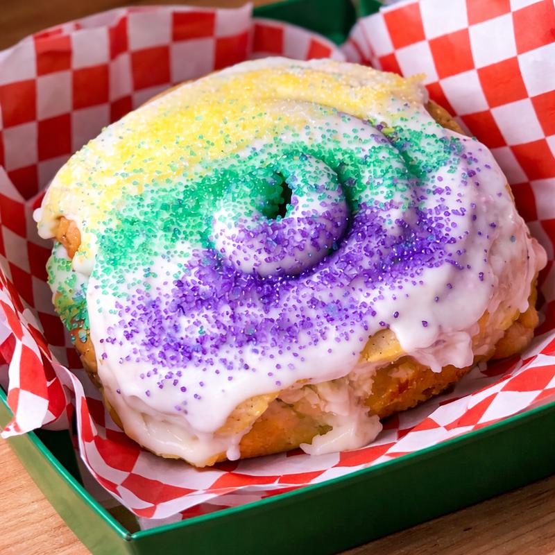 King Cake Cinna Roll Dessert
