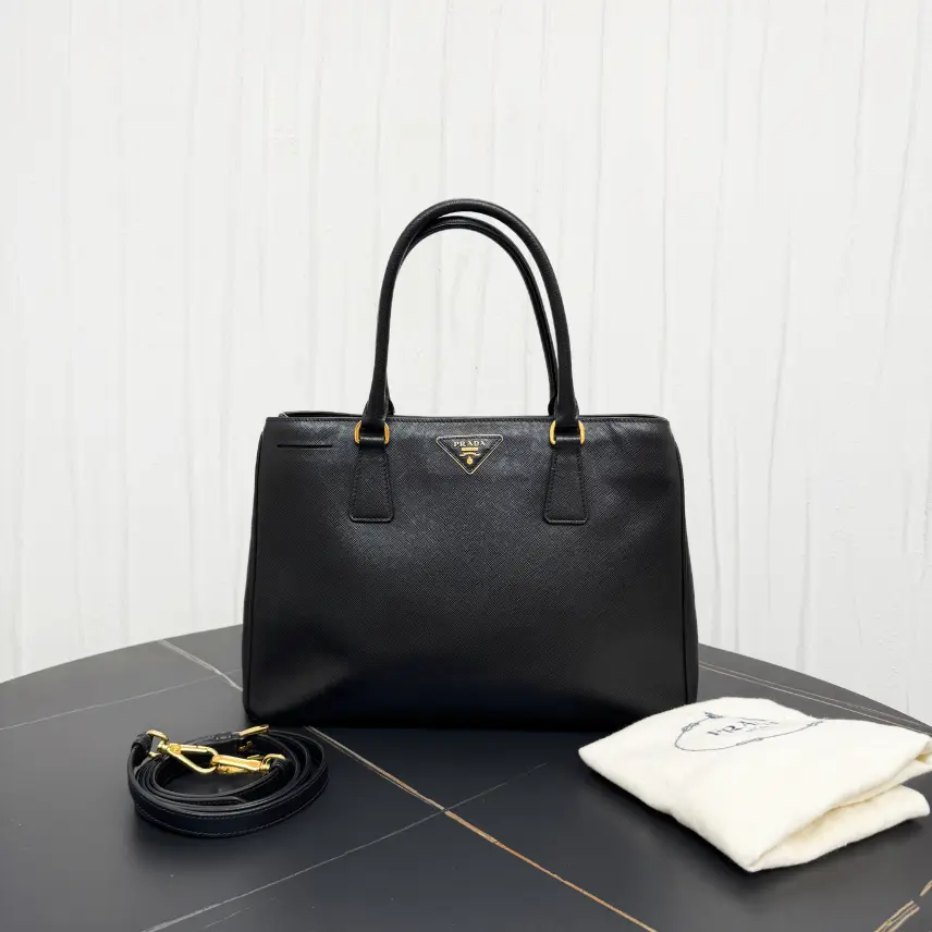 Pre-owned PRADA Leather Shoulder Bags 7.8'' R13969 Shoulder Bag C6845224626 0310 T1 Chloe