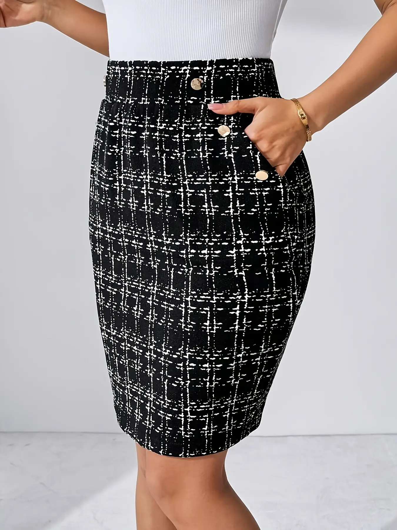 Women's Plaid Houndstooth Short Skirt with Pockets and Metal Buckles, Autumn Work Casual Daily Wear, Slim Fitted Fit, Fitted Silhouette, Casual Skirt, Fall Aesthetic Skirt, Fitted Design Skirt