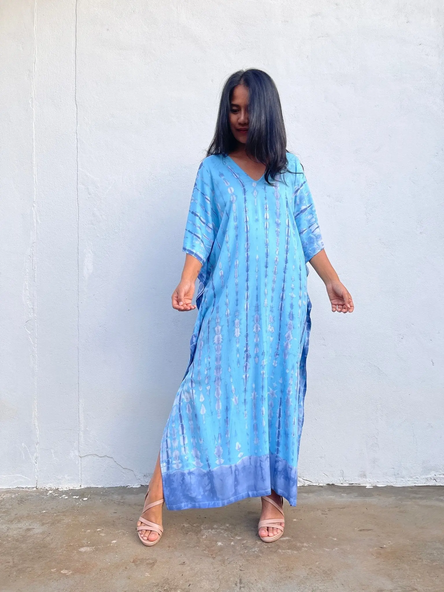 Women's Light Blue Tie-Dye Kaftan, Casual Sleeveless Hand-Dyed Maxi Dress for Beach or Evening Wear, Casual Wear