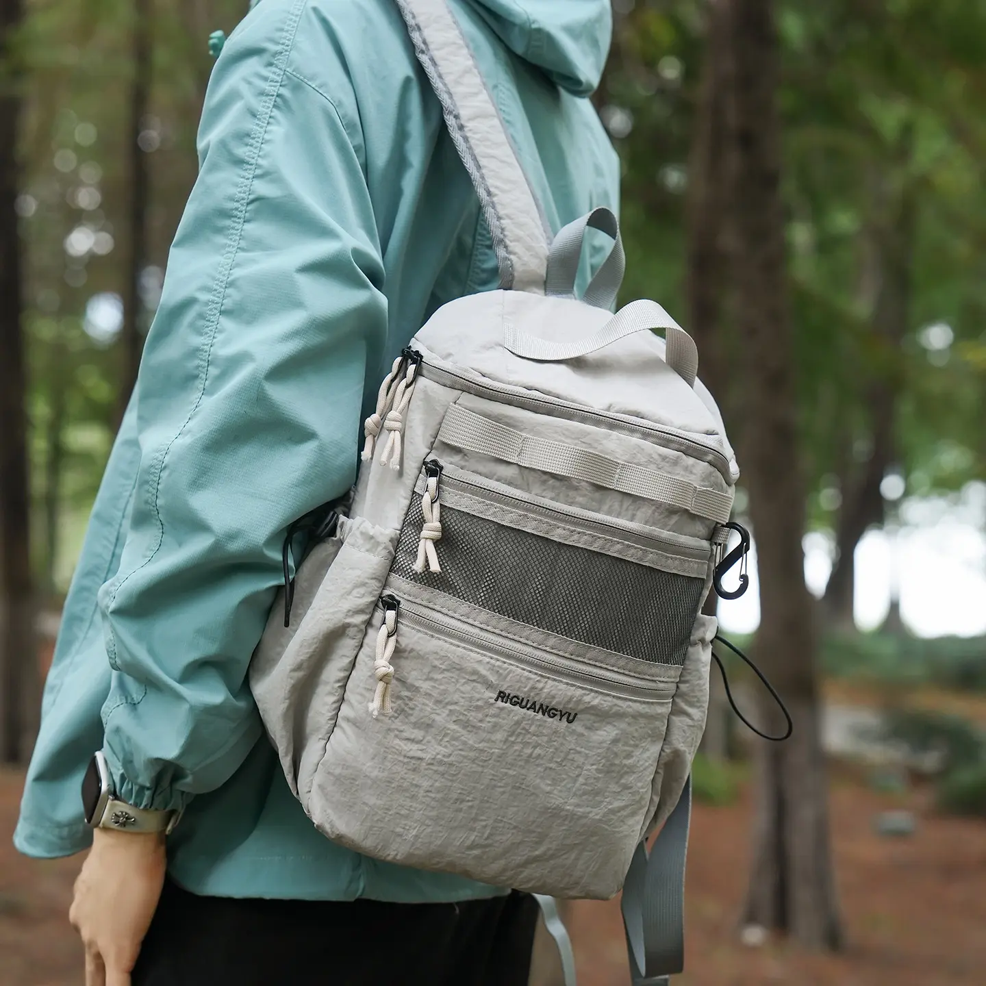 Lightweight hiking backpack, small waterproof 2026 new model outdoor leisure sports lightweight backpack