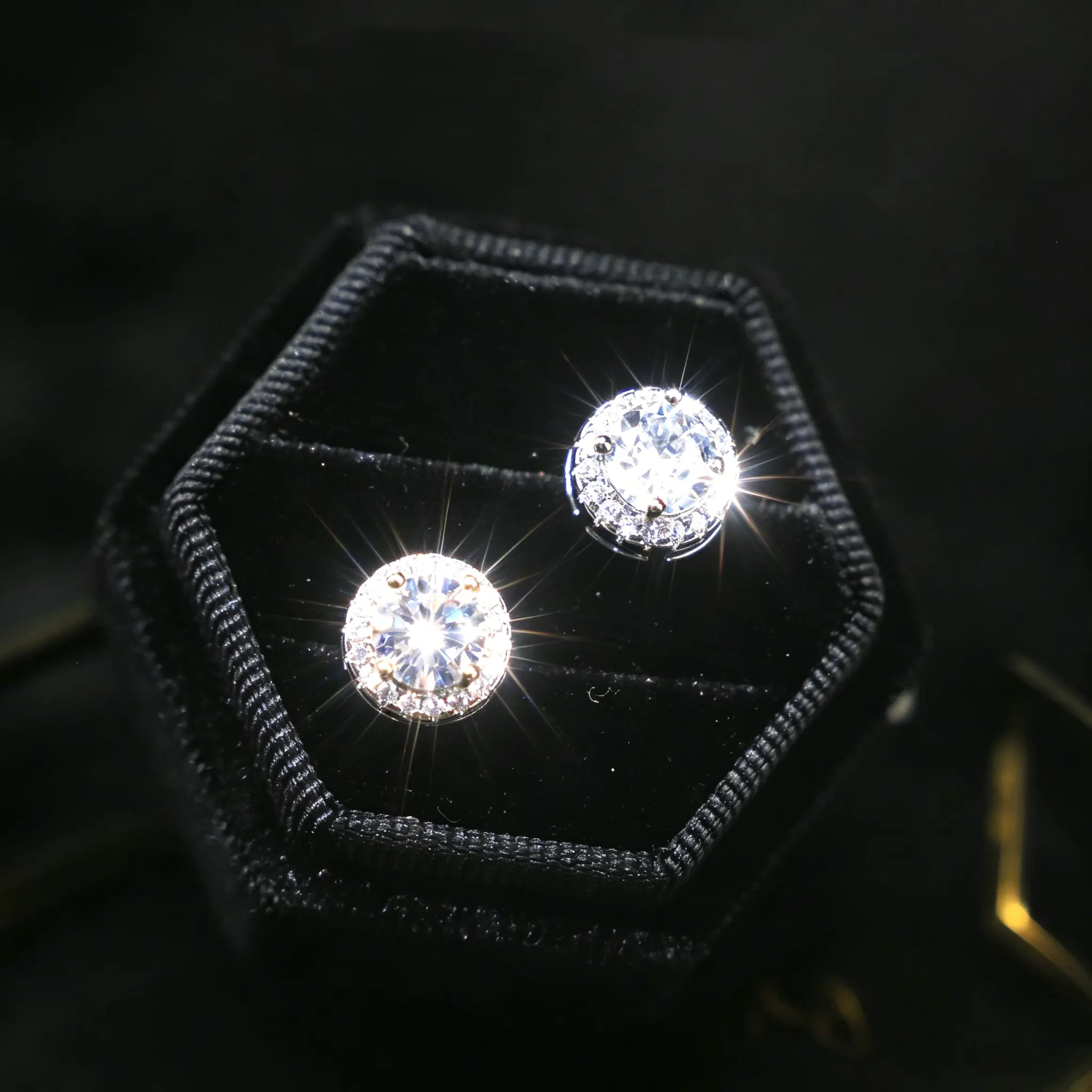 Classic Moissanite Stud Earrings for Men in S925 Sterling Silver, Hypoallergenic Men's Accessories, VVS1 D Color Minimalist Jewelry, Metal Studs Earrings, Precision Metal Earrings