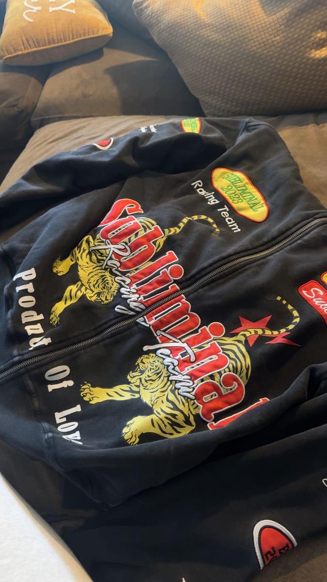 Item: BLACK, MED SIZE