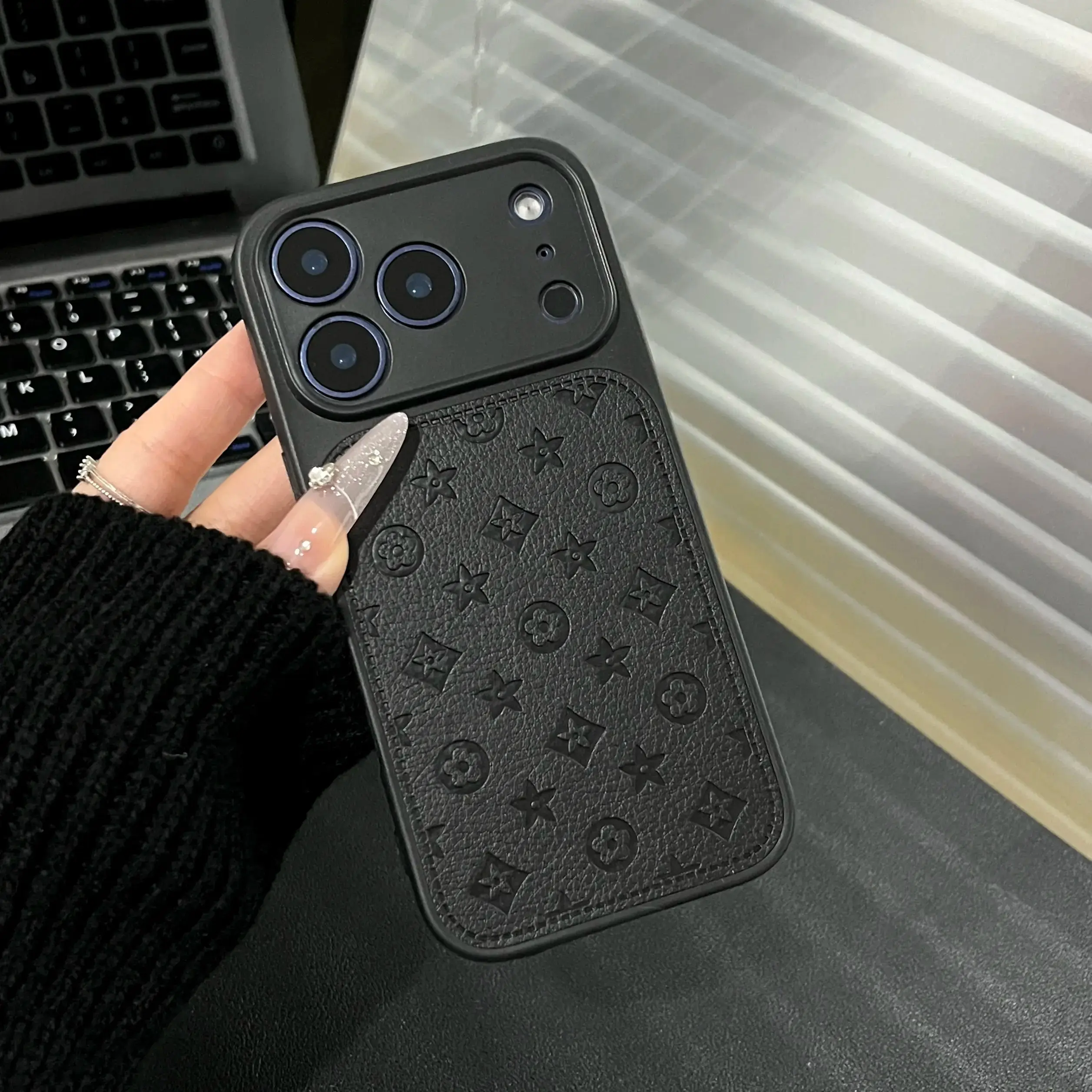 Suitable for iPhone 17, 16, 15, 14, 13 Pro Max, Viral high-endleather pattern phone case,leather phone caseforbothboys and girls.17 promax case/16 pluscase/15promaxcase-ZQ145