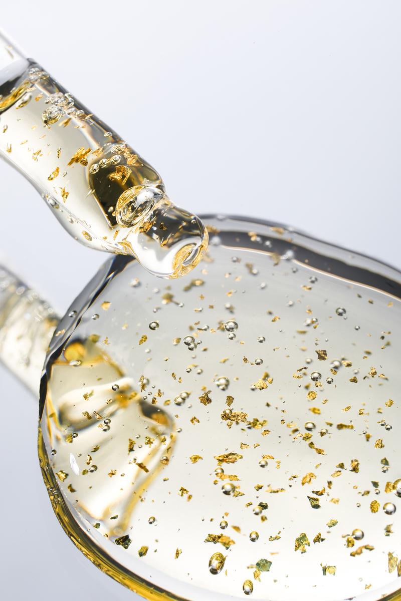 Yunova Luxury 24K Gold Serum: Ultimate Anti-Aging with Real Gold Flakes & Hyaluronic Acid | Hydrates, Reduces Wrinkles, Brightens