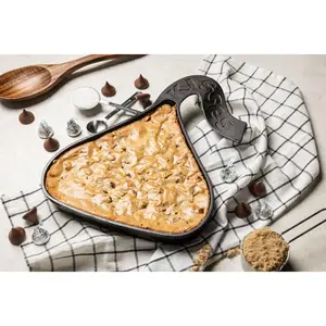 HERSHEY'S KISSES Seasoned Cast Iron KISSES Skillet