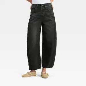 Women's High-Rise Curved Leg Barrel Jeans - Universal Thread