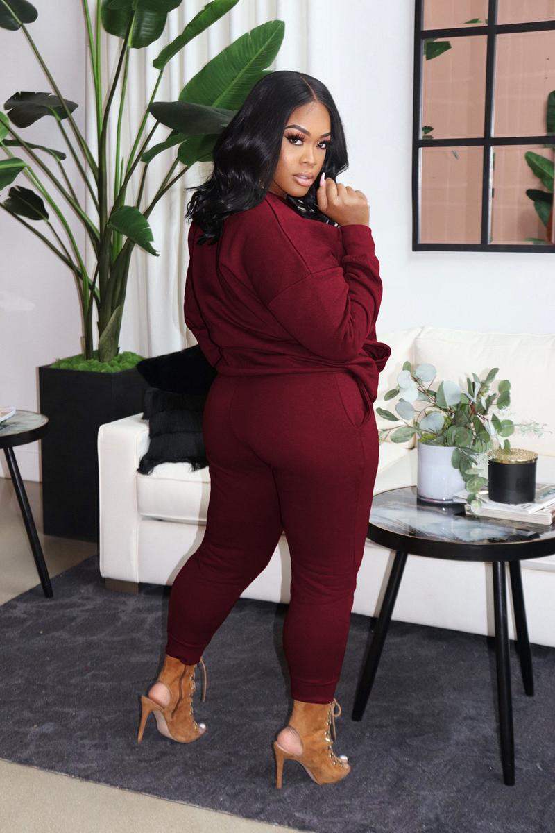 USBOUTIQUECHIC Women's Plus Size Black Fitted Crewneck Sweatshirt & Drawstring Waist Sweatpants Set Casual Round Neck Long Sleeve Pullover & Trousers for Fall Winter Clothing Outfits Minimalist Style