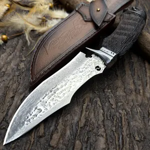 Outdoor knife, tactical knife, hunting knife, high-end polished mirror, 8cr13 steel, forged steel texture，Skull, wearing leather knife sheath