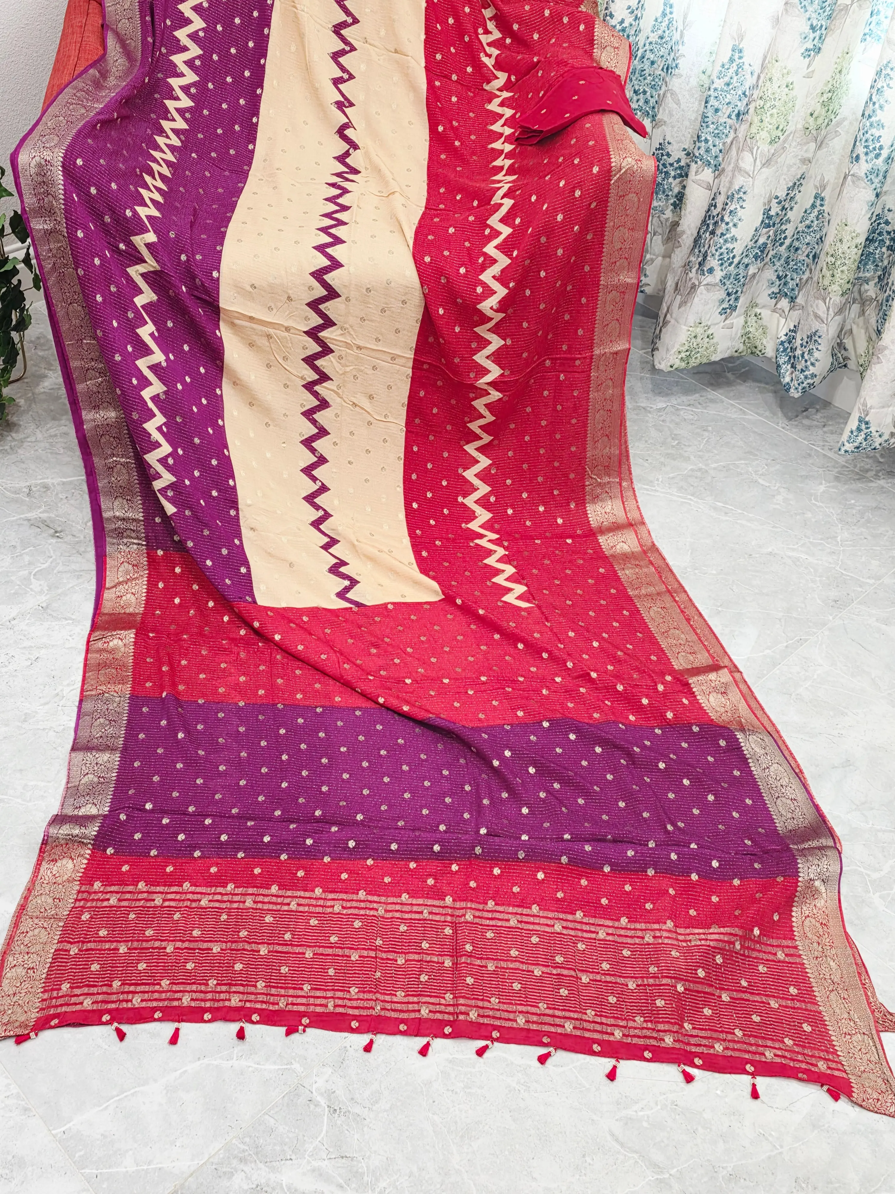 Shaded Chinon Chiffon Checkered Saree with Zari Border | Lightweight Party Wear | Blouse Piece Included