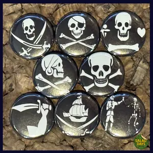 Jolly Rogers -Buttons- 8 Pack