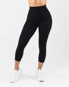 Aura Ultra-High Rise Capri - Black