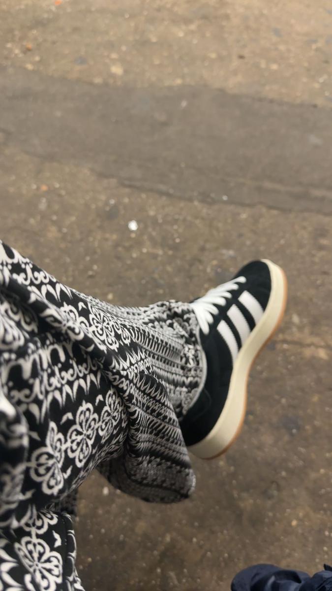 Item: Black  &  White, 6