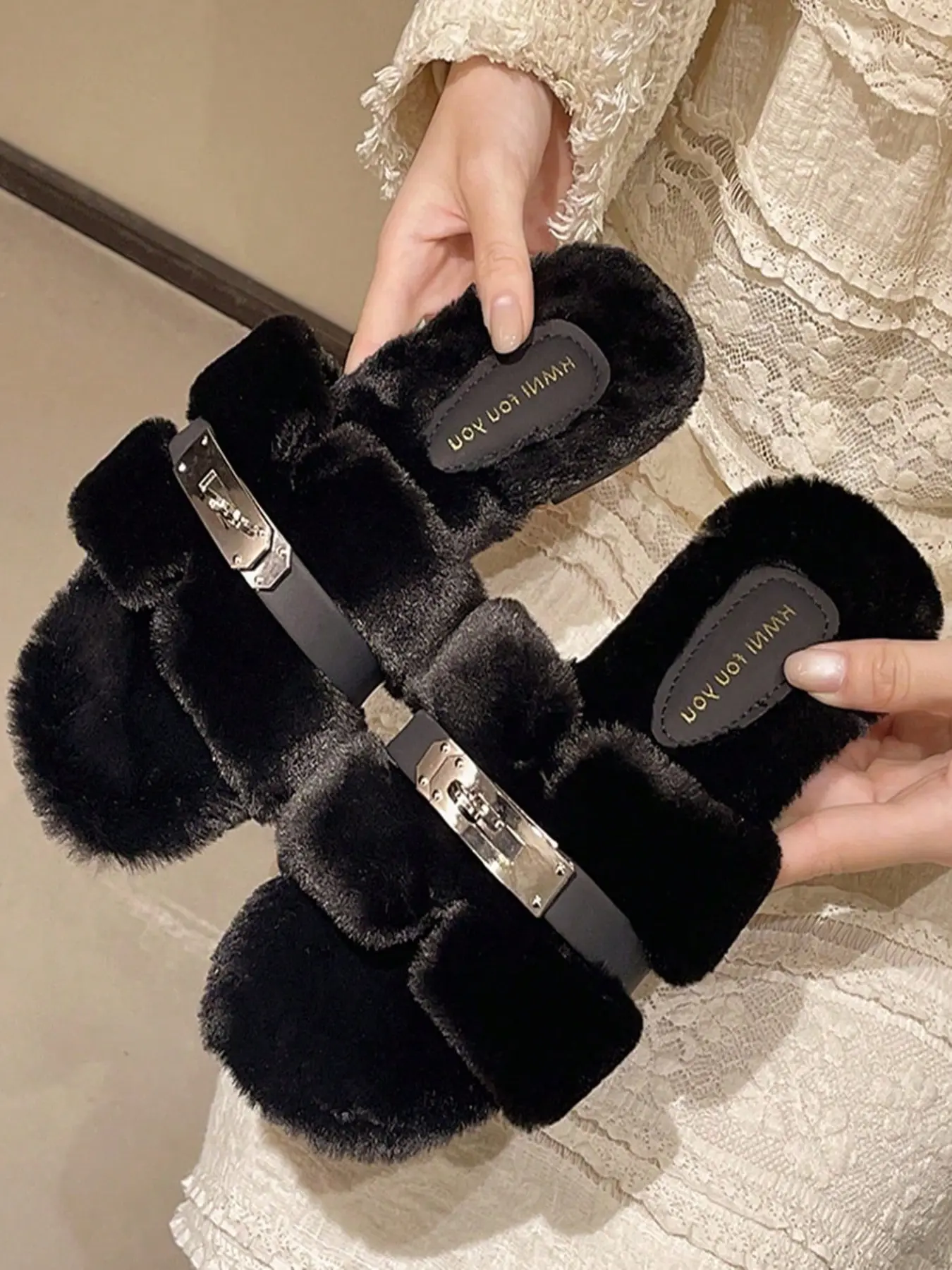 Women's Trendy Plush Slippers with Metal Buckle, Fuzzy Warm Indoor House Shoes, Premium Feel, Spring & Autumn, Suitable for Home & Outdoor Wear