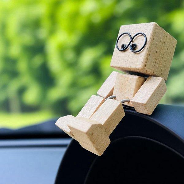 Wooden Creative Car Decoration Charming Rocking Man Mini Dashboard Bobblehead Toy with Leg Swinging Small Wooden Man for Car Accessories