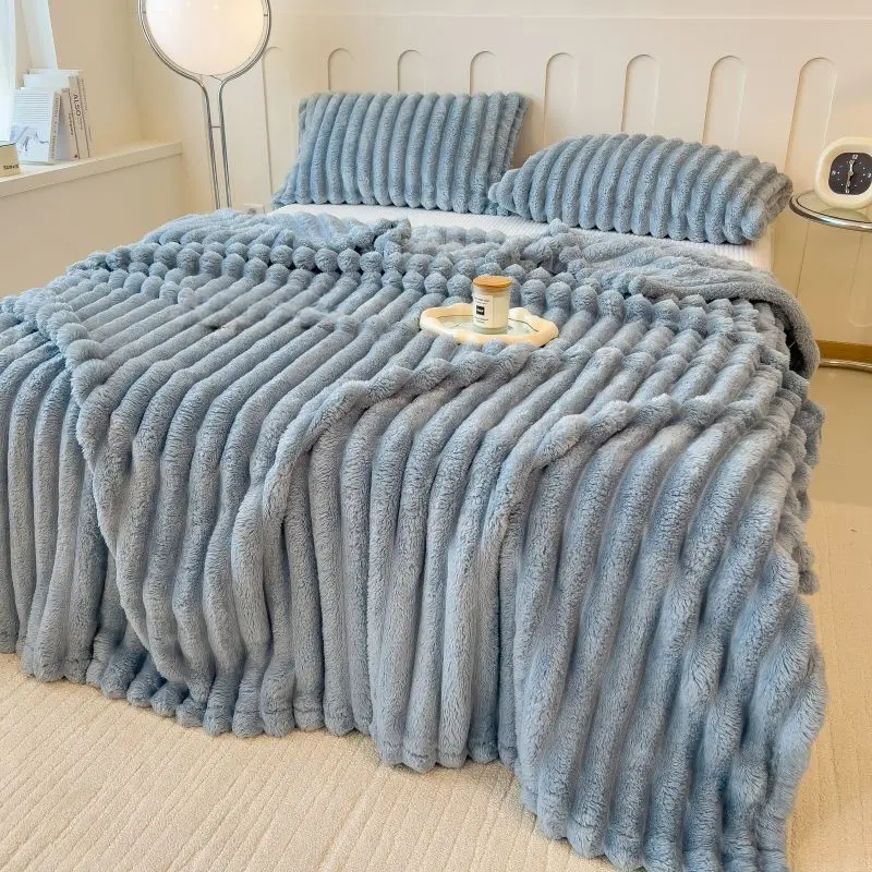 Larmpat   Holiday  gift blanket clearance sale; suitable for single beds (Full), double beds (King), and twin beds; warm and anti-static; a comfortable, thick blanket for napping in bedrooms, dorms, or offices.