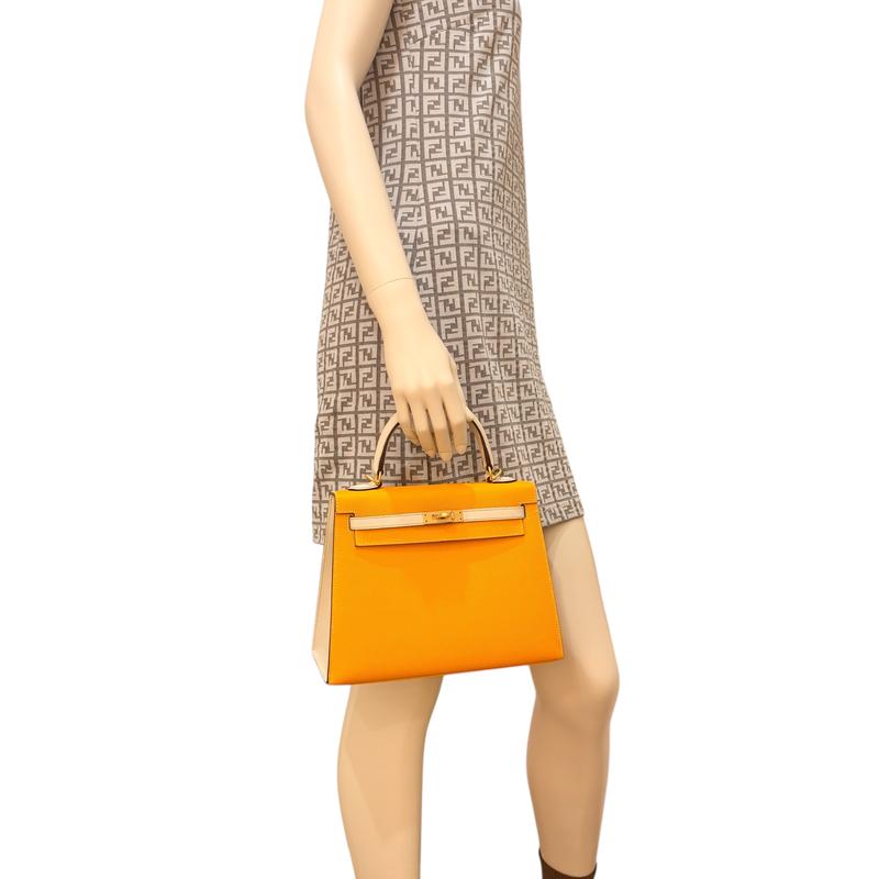 Pre-owned HERMÈS Leather tote bags Hermes Horse Shoe Kelly 25 Epsom 9V Jaune D’or 10 Craie (0429p0)